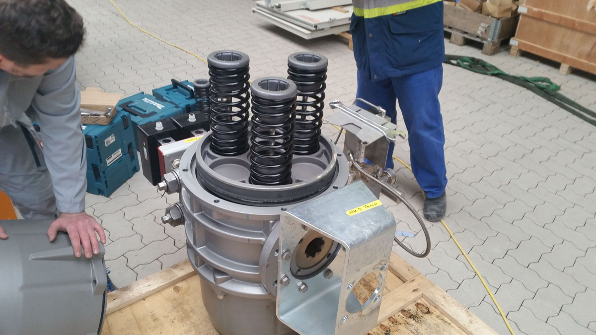 Company services industrial valves from Germany